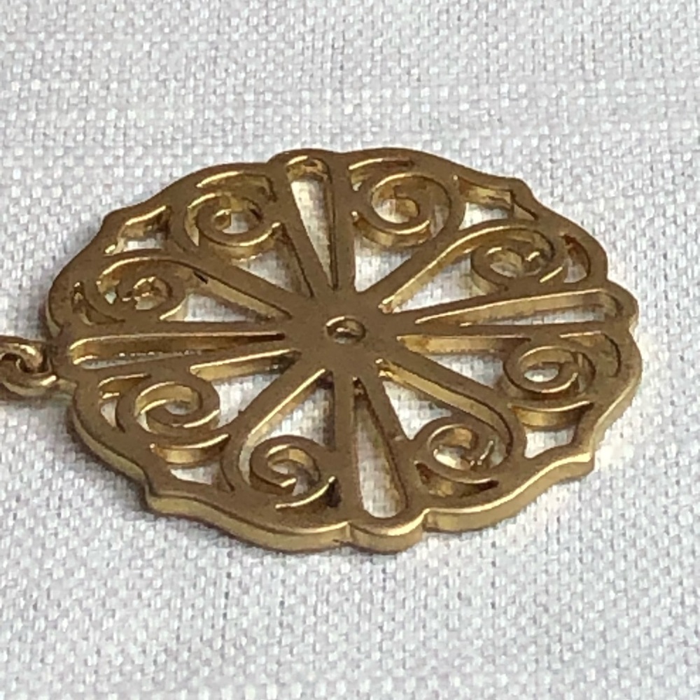 NWOT Carolee Gold-Tone Nostalgic Necklace - Picture 7 of 11
